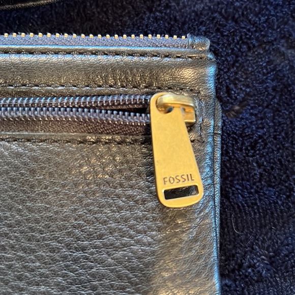 FOSSIL BIFOLD CLUTCH/WALLET - Picture 2 of 12